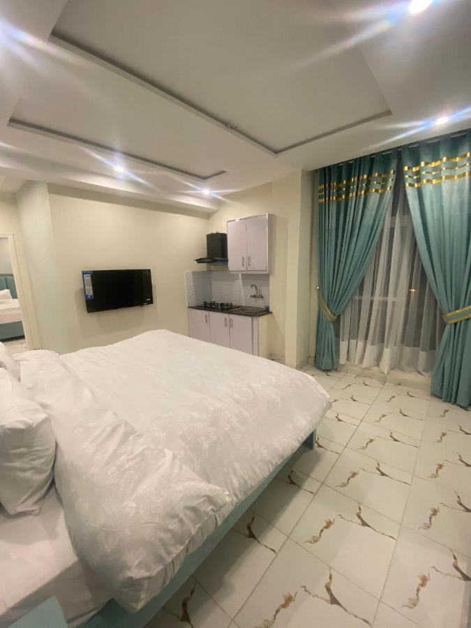 Burj Al Bahria Town Luxury Suites ลาฮอร์ ภายนอก รูปภาพ