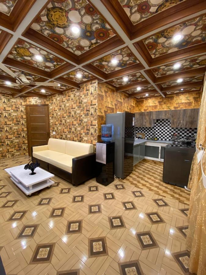 Burj Al Bahria Town Luxury Suites ลาฮอร์ ภายนอก รูปภาพ