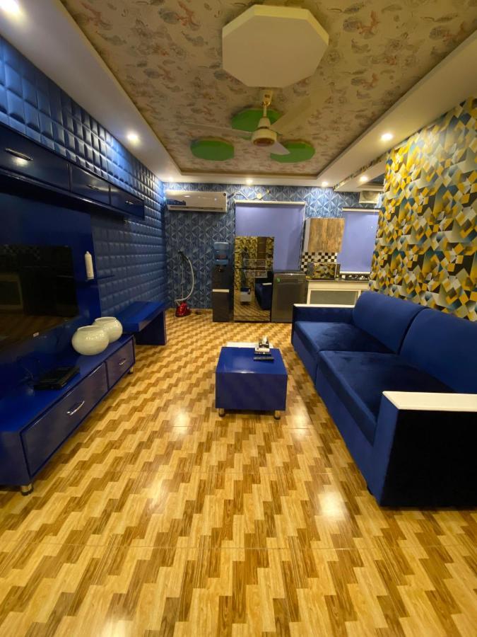 Burj Al Bahria Town Luxury Suites ลาฮอร์ ภายนอก รูปภาพ